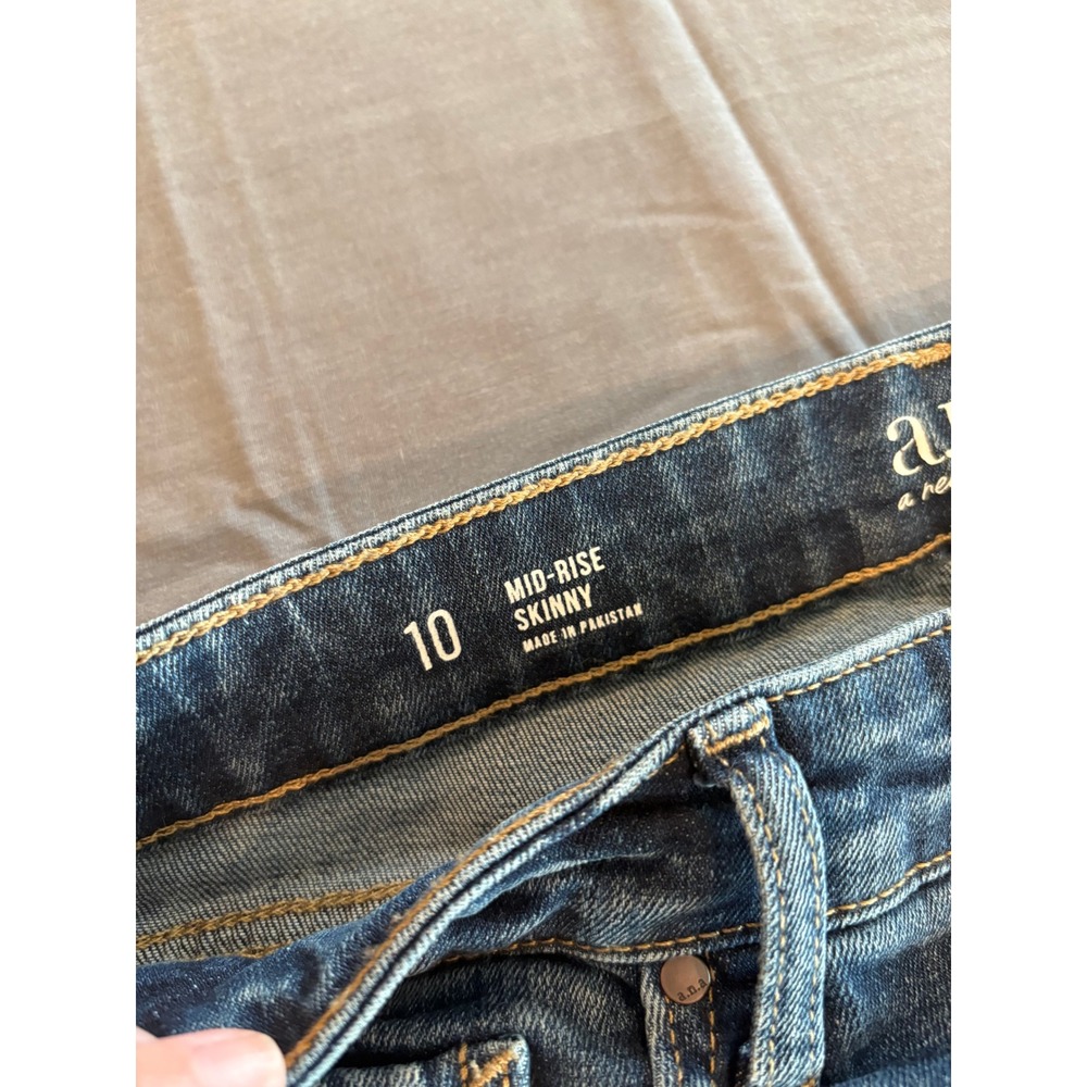ANA A New Approach Mid-Rise Skinny Jeans Size 10 Medium Wash Blue Denim NWT - Picture 5 of 11
